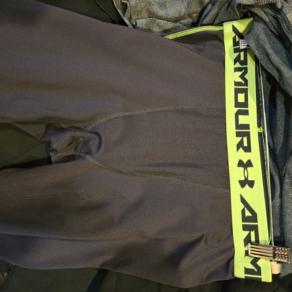 UnderArmour Dri-Fit Workout Outfit  and Blue Top / Grey Bottoms Unisex Large - Picture 6 of 8